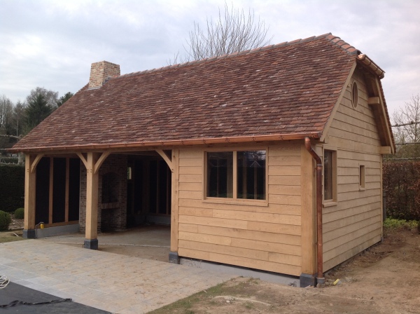 Maatwerk poolhouse in eik